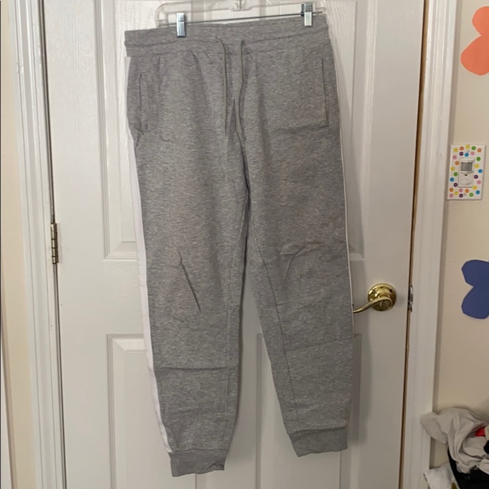 grey sweatpants